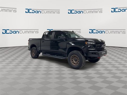 Used 2020 Chevrolet Silverado 1500 LT Trail Boss image 2