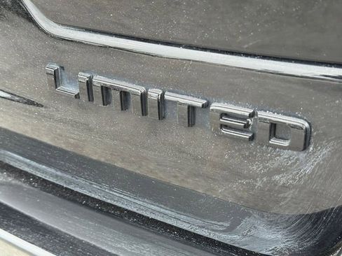 Certified 2023 Jeep Grand Cherokee Limited w/ Black Appearance Package AWD/4WD image 26
