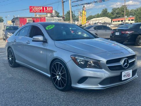 Used 2018 Mercedes-Benz CLA 250 4MATIC w/ Premium Package image 4