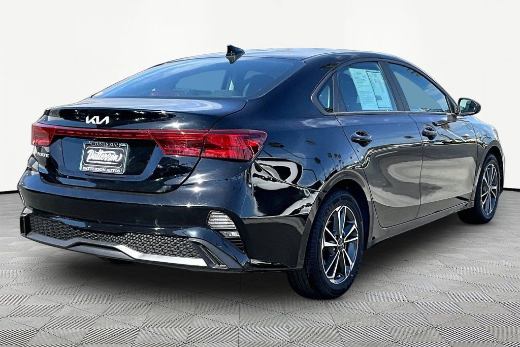 Used 2023 Kia Forte LXS FWD image 3