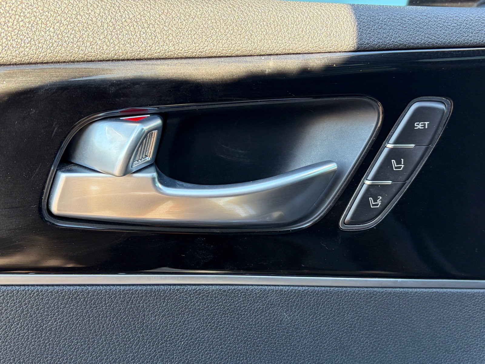 Used 2016 Kia Sorento SX FWD image 19
