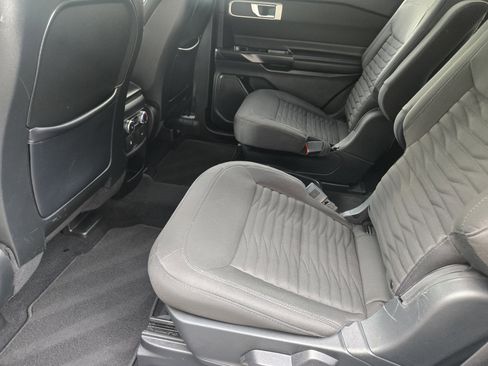 Used 2020 Ford Explorer XLT image 22