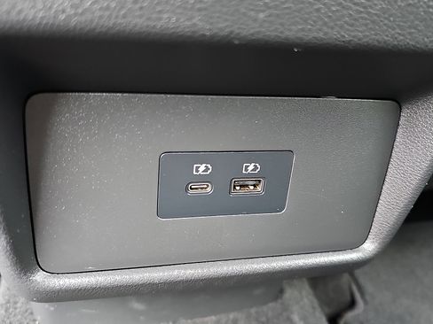 Used 2021 Nissan Rogue SV image 11