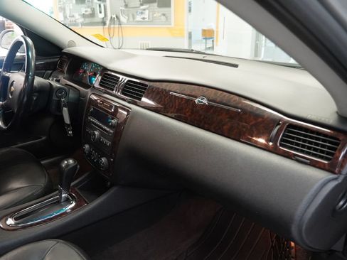 Used 2014 Chevrolet Impala LTZ FWD image 26