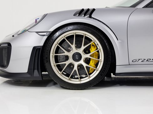 Used 2018 Porsche 911 GT2 RS RWD image 9