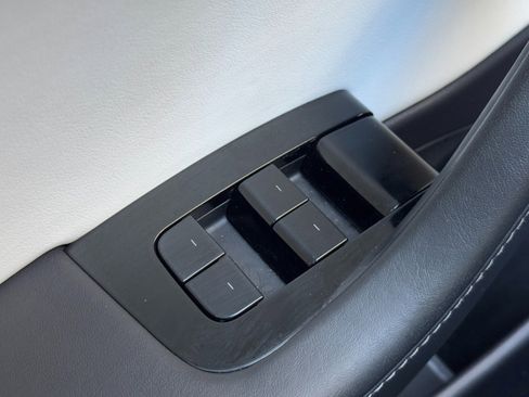 Used 2019 Tesla Model 3 Standard Range Plus image 18