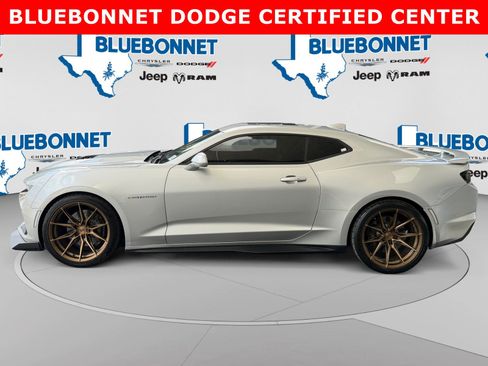 Used 2019 Chevrolet Camaro SS RWD image 8