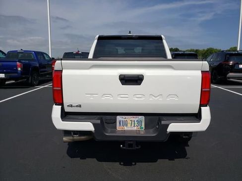 Used 2025 Toyota Tacoma SR5 AWD/4WD image 6