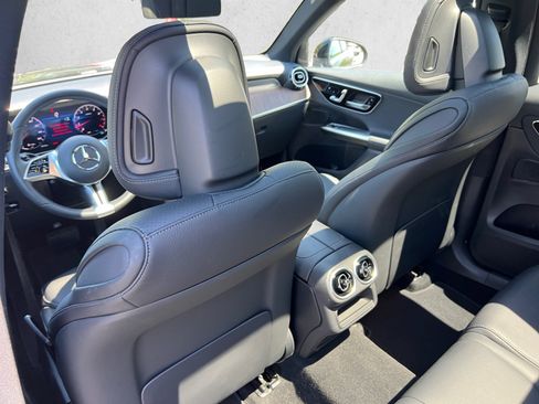 Used 2026 Mercedes-Benz GLC 300 4MATIC image 19