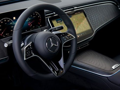 Certified 2025 Mercedes-Benz E 350 4MATIC Sedan image 32