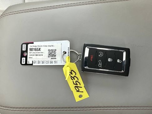 Used 2021 Jeep Grand Cherokee L Summit w/ Advanced Protech Group IV AWD/4WD image 53