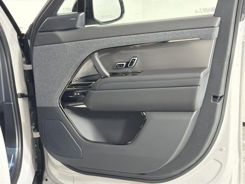 New 2026 Land Rover Range Rover Sport SE image 32