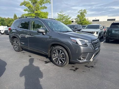Used 2023 Subaru Forester Limited AWD/4WD image 8