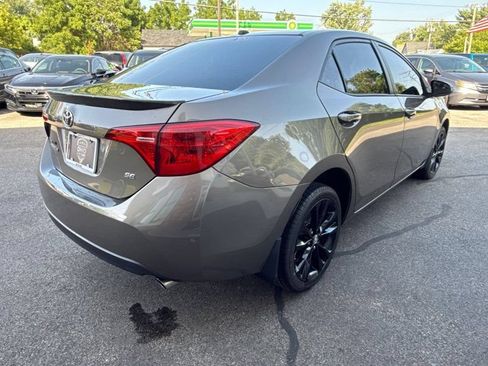 Used 2017 Toyota Corolla SE w/ Carpet Mat Package (TMS) FWD image 5