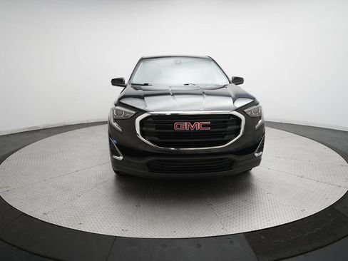 Used 2021 GMC Terrain SLE w/ LPO, Floor Liner Package FWD image 11