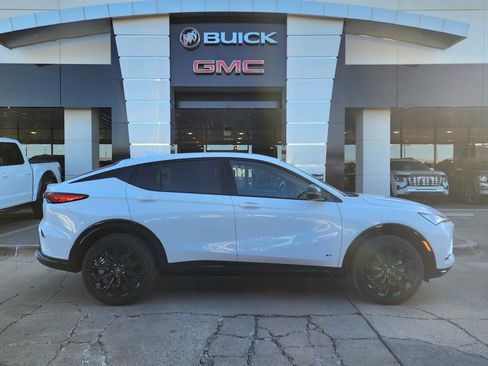 New 2026 Buick Envista Sport Touring image 3