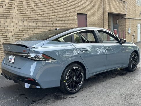 New 2026 Nissan Sentra SR w/ Floor Mat Package FWD image 27