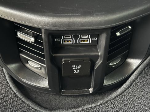 Used 2024 RAM 2500 Laramie image 31