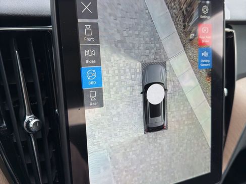 New 2026 Volvo XC60 B5 Plus w/ Climate Package image 40