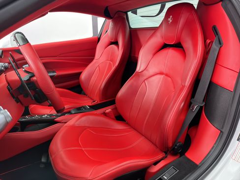 Used 2023 Ferrari F8 Tributo RWD image 2