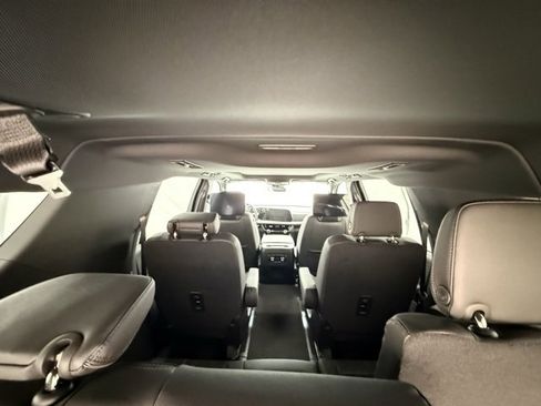 New 2025 Chevrolet Suburban RST w/ RST Capability Package image 31