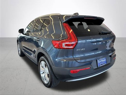 Used 2022 Volvo XC40 T5 Momentum AWD/4WD image 10