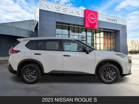 Used 2023 Nissan Rogue S image 6