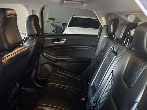 Used 2023 Ford Edge Titanium image 12