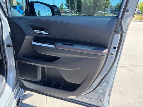 Used 2025 Toyota Sienna XSE AWD/4WD image 14