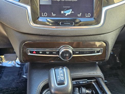 Used 2017 Volvo XC90 T6 Momentum w/ Vision Package AWD/4WD image 13