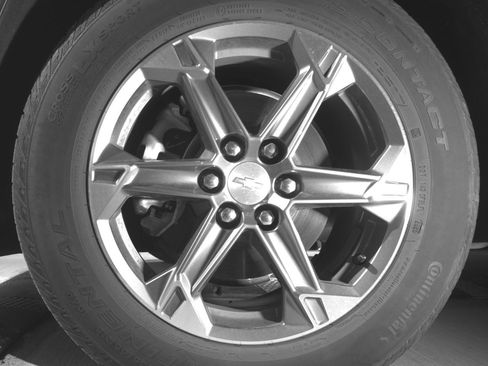 Used 2025 Chevrolet Blazer LT FWD image 12