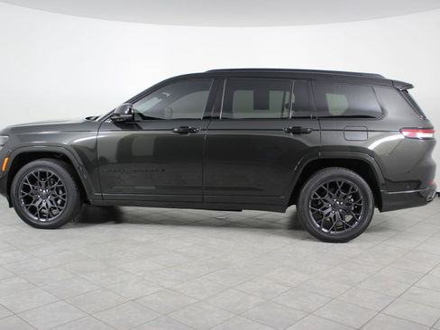 Used 2024 Jeep Grand Cherokee L Summit w/ Advanced Protech Group IV image 2