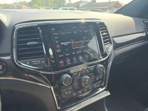 Used 2021 Jeep Grand Cherokee Overland AWD/4WD image 10
