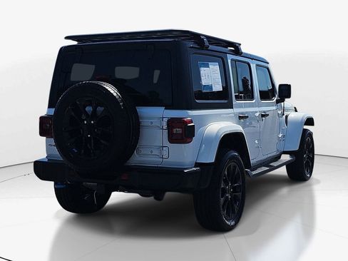 Used 2022 Jeep Wrangler Unlimited Sahara w/ Cold Weather Group AWD/4WD image 6