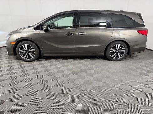 Used 2019 Honda Odyssey Elite image 2