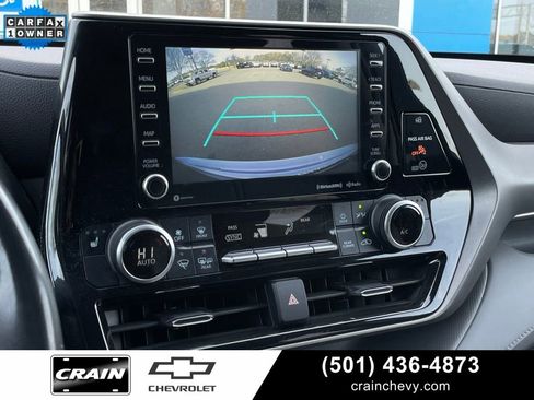 Used 2021 Toyota Highlander XLE image 17