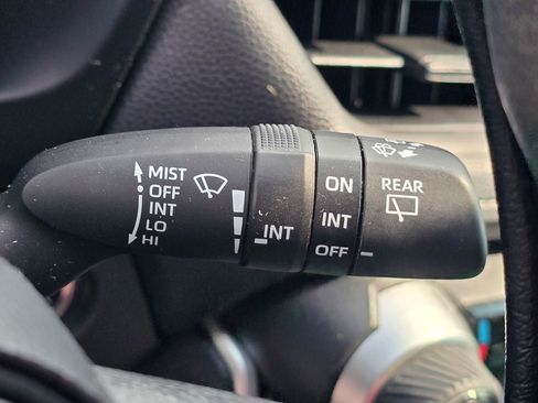 Used 2024 Toyota RAV4 XLE AWD/4WD image 22