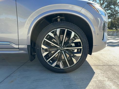 Used 2026 Volvo XC90 B6 Plus w/ Protection Package Premier AWD/4WD image 9