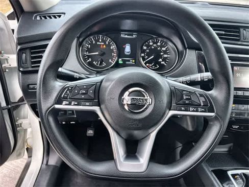 Used 2017 Nissan Rogue S image 17