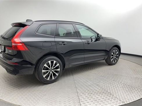 Used 2025 Volvo XC60 B5 Core image 2