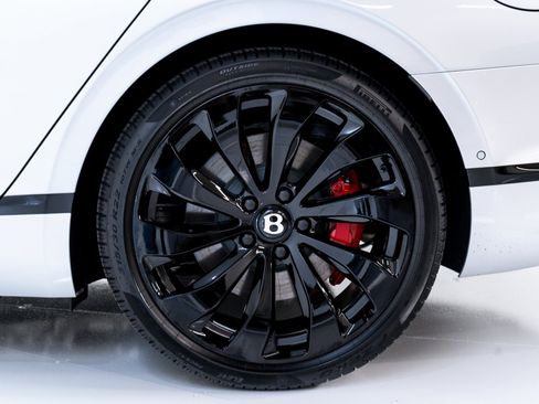 New 2025 Bentley Flying Spur Plug-In Hybrid image 45