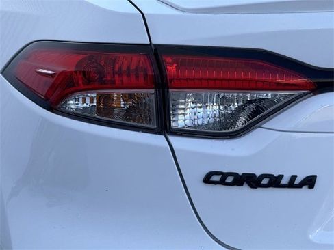 Used 2023 Toyota Corolla SE image 6