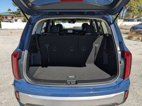 Certified 2024 Kia Telluride S w/ S Sunroof Package image 13