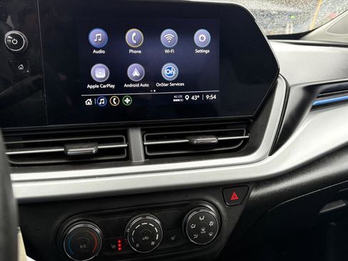 Used 2024 Chevrolet Trax LS w/ LS Convenience Package image 10