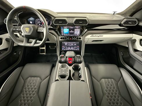 Used 2024 Lamborghini Urus S image 22