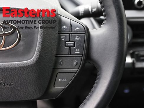 Used 2023 Toyota Prius LE FWD image 15