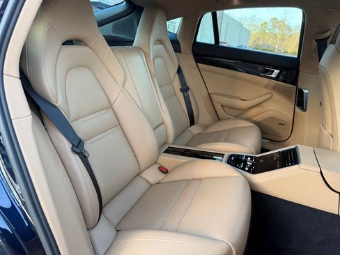 Used 2018 Porsche Panamera 4S image 41