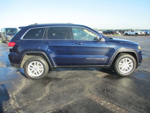 Used 2018 Jeep Grand Cherokee Laredo image 5