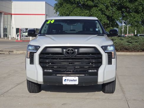 Used 2024 Toyota Tundra Limited AWD/4WD image 2