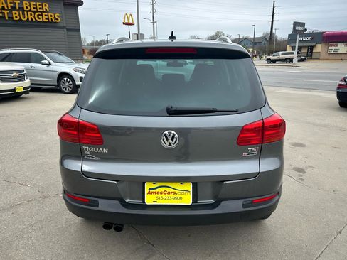 Used 2016 Volkswagen Tiguan SE image 4